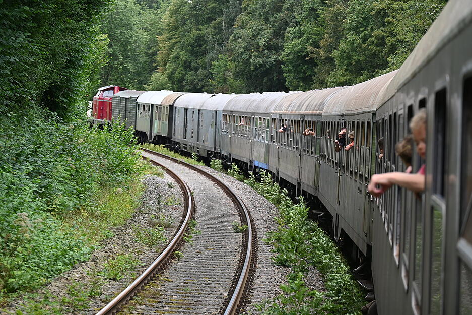 Die Route des Dampfzuges verlief über Öhringen, Waldenburg und Schwäbisch Hall. Die Route des Dampfzuges verlief über Öhringen, Waldenburg und Schwäbisch Hall.