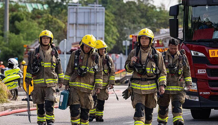 Rund 2.300 Feuerwehrleute kamen bislang zum Einsatz. Rund 2.300 Feuerwehrleute kamen bislang zum Einsatz.