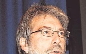 Jürgen Holzwarth und sein A-6-Team präsentierten die Vorplanung. Jürgen Holzwarth und sein A-6-Team präsentierten die Vorplanung.