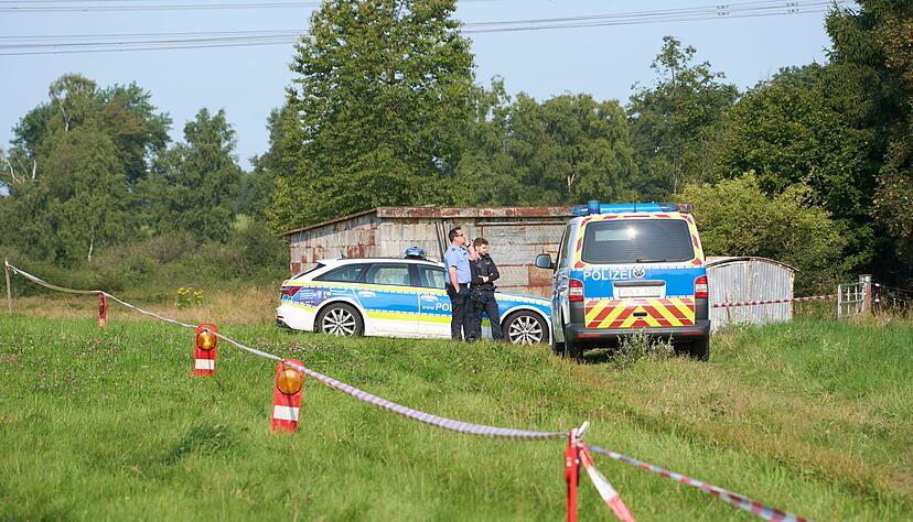 Die Suche am Fundort der Leiche ging auch am Donnerstag weiter. Die Suche am Fundort der Leiche ging auch am Donnerstag weiter.