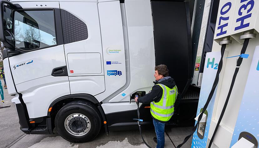 Der Schwerlastverkehr gilt als wichtiger Einsatzbereich für Wasserstoff. (Archivbild) Der Schwerlastverkehr gilt als wichtiger Einsatzbereich für Wasserstoff. (Archivbild)