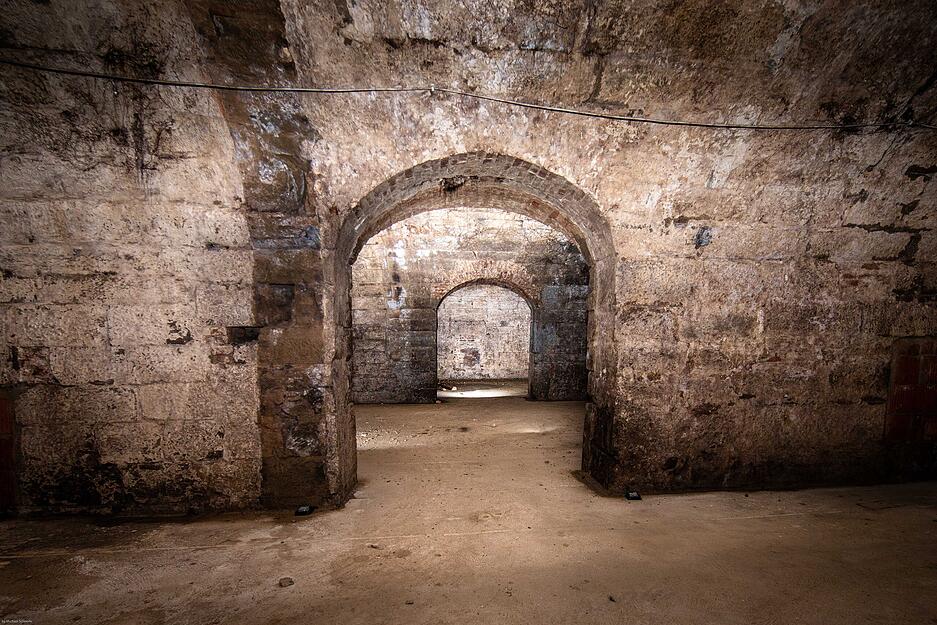 Mehrere hundert Quadratmeter groß ist das Kellersystem mit drei großen Hauptgewölben. Mehrere hundert Quadratmeter groß ist das Kellersystem mit drei großen Hauptgewölben.