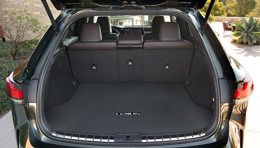 In den Kofferraum des Lexus RX passen 612 Liter Gep&auml;ck.