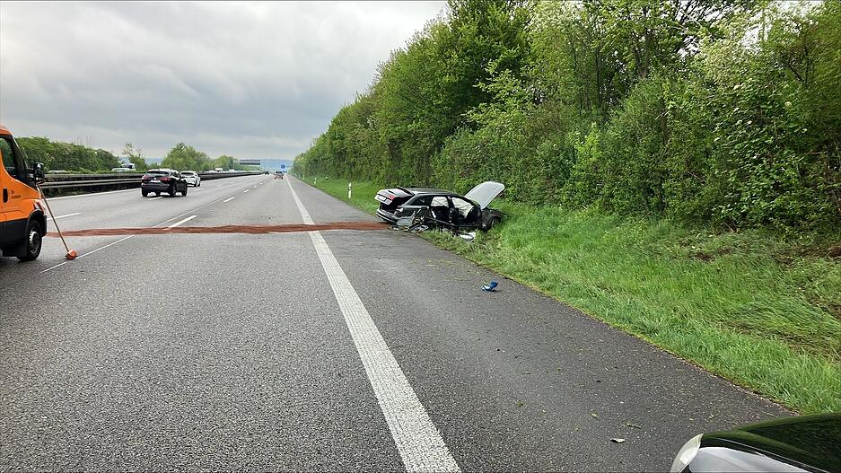 Nach dem schweren Unfall war die A81 bei Untergruppenbach in Fahrtrichtung Stuttgart zeitweise voll gesperrt.