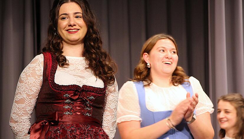 Bei der Verk&uuml;ndung des Wahlergebnisses hat Weink&ouml;nigin Simela Koyunseven Tr&auml;nen in den Augen.