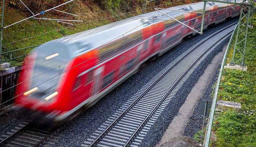 Das 49-Euro-Ticket soll Nachfolger des 9-Euro-Tickets aus dem Sommer sein. Das 49-Euro-Ticket soll Nachfolger des 9-Euro-Tickets aus dem Sommer sein.