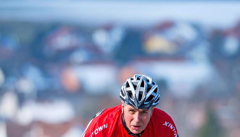 Horst Bertsch bleibt eisern. Er hat sich zum Jahresbeginn mehr Sport verordnet. Horst Bertsch hält sein Pensum durch. Viele andere scheitern aber mit ihren guten Vorsätzen.
Foto: Mario Berger Horst Bertsch bleibt eisern. Er hat sich zum Jahresbeginn mehr Sport verordnet. Horst Bertsch hält sein Pensum durch. Viele andere scheitern aber mit ihren guten Vorsätzen.
Foto: Mario Berger