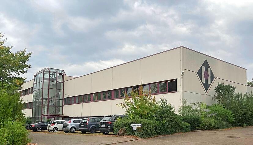 Der Metallbearbeiter Hofstetter ist seit 1992 in diesem Gebäude ansässig. Zurzeit arbeiten noch 56 Beschäftigte in dem Unternehmen.