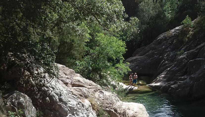 Rinne f&uuml;r Rinne: Bei der Tour auf der Purcaraccia warten allein sieben Felsrutschen.