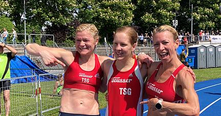 Veronica Clio Hähnle-Pohl, die Siegerin über 10 Kilometer mit Isabel Leibfried, der Schnellsten im Marathon und Bettina Englisch, die die Halbmarathon-Distanz gewonnen hat (von links). Alle Drei starten für die TSG Heilbronn.