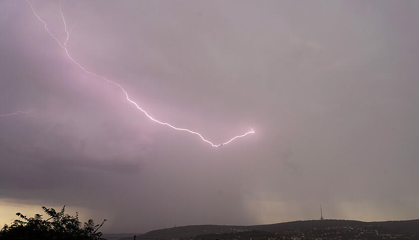 In Baden-Württemberg sind am Dienstag auch Gewitter möglich.
