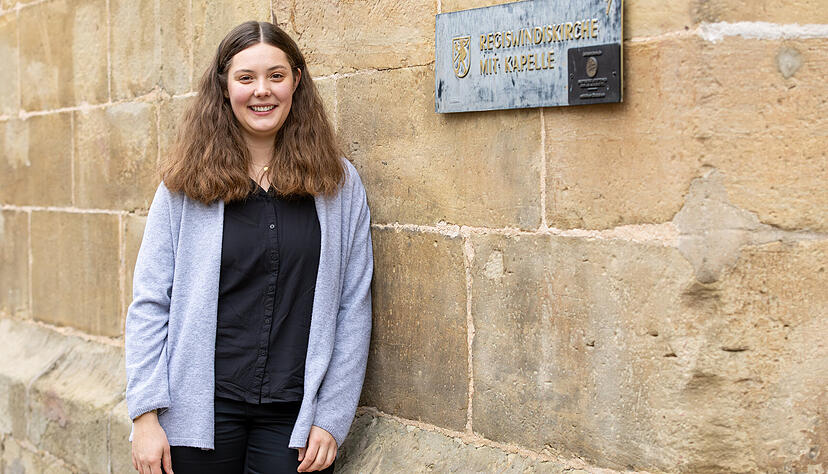 Kantorin Katharina Linn probt regelm&auml;&szlig;ig an ihrem neuen Arbeitsplatz in der Regiswindiskirche das Orgelspielen.
