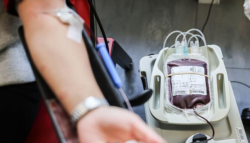 Das DRK bietet an vielen Orten Blutspendetermine an. (Archivbild).