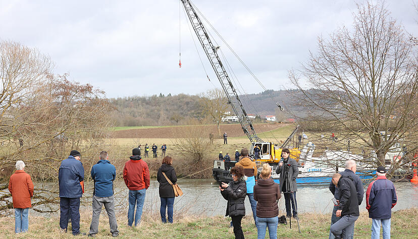 Bergung gesunkenes Auto bei Gundelsheim