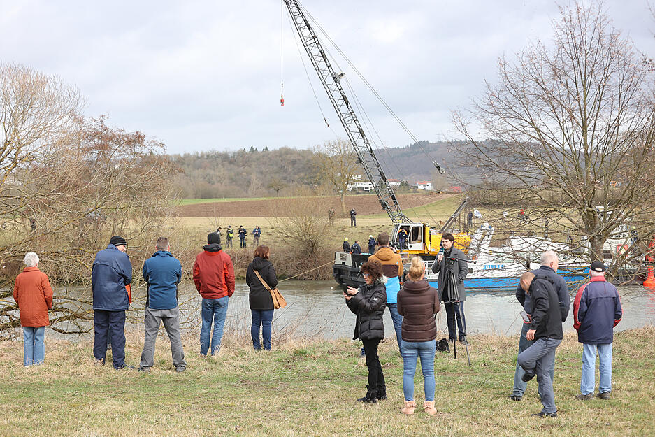 Bergung gesunkenes Auto bei Gundelsheim