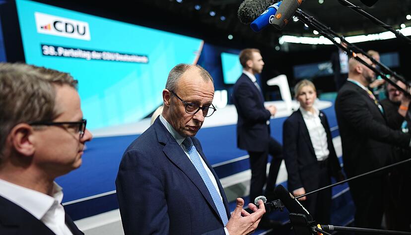 Kanzler und CDU-Chef Friedrich Merz will die Delegierten beim Parteitag in Stuttgart von seinem Reformkurs &uuml;berzeugen.