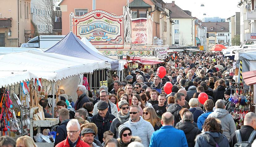 Das Gedränge wie am traditionellen Standort soll es beim Pferdemarkt auf der Theresienwiese nicht geben. Das Gedränge wie am traditionellen Standort soll es beim Pferdemarkt auf der Theresienwiese nicht geben.