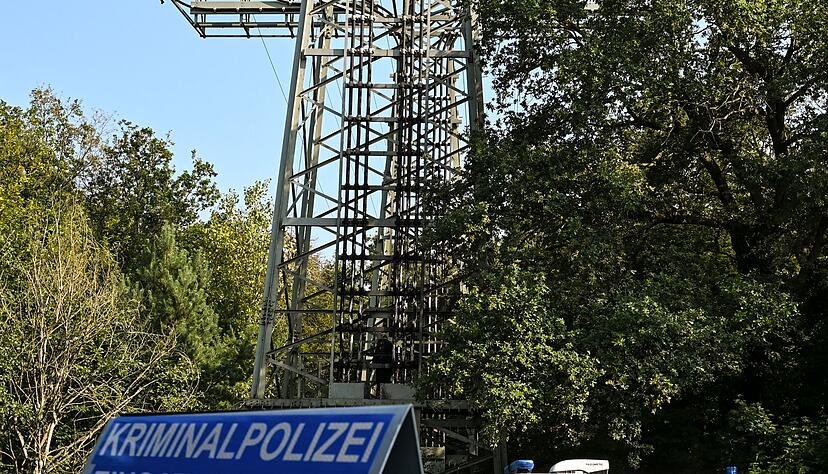 Nach dem Brandanschlag ist ein Bekennerschreiben aufgetaucht. Nach dem Brandanschlag ist ein Bekennerschreiben aufgetaucht.