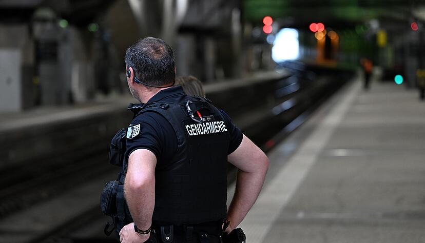 Zur Überwachung des Bahnnetzes mobilisiert die SNCF zusätzliches Personal. Zur Überwachung des Bahnnetzes mobilisiert die SNCF zusätzliches Personal.