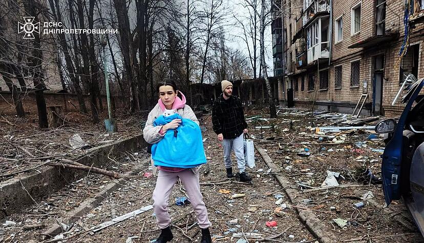 In der Gro&szlig;stadt Krywyj Rih starben ukrainischen Angaben zufolge durch russischen Beschuss vier Menschen.