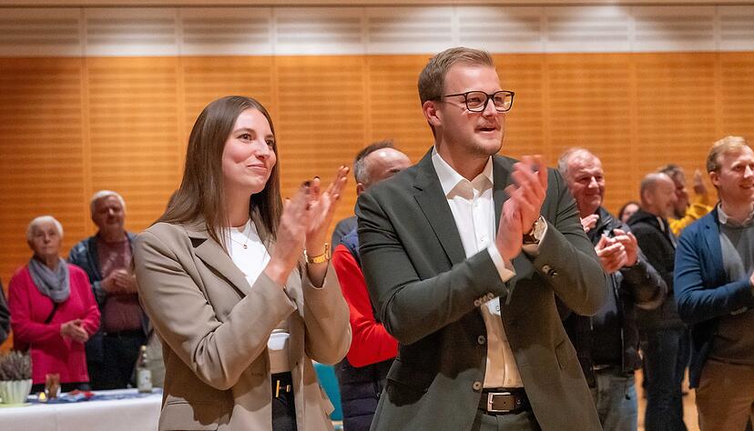 Kai Kraning ist neuer Bürgermeister von Oberstenfeld. Am Wahlabend verfolgte er mit seiner Partnerin Lena Hagmann die Bekanntgabe des Wahlergebnisses. Kai Kraning ist neuer Bürgermeister von Oberstenfeld. Am Wahlabend verfolgte er mit seiner Partnerin Lena Hagmann die Bekanntgabe des Wahlergebnisses.