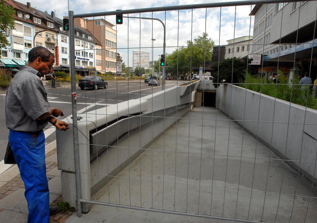 18.06.09: Die Postpassage wird für den Fußgängerverkehr gesperrt. 18.06.09: Die Postpassage wird für den Fußgängerverkehr gesperrt.