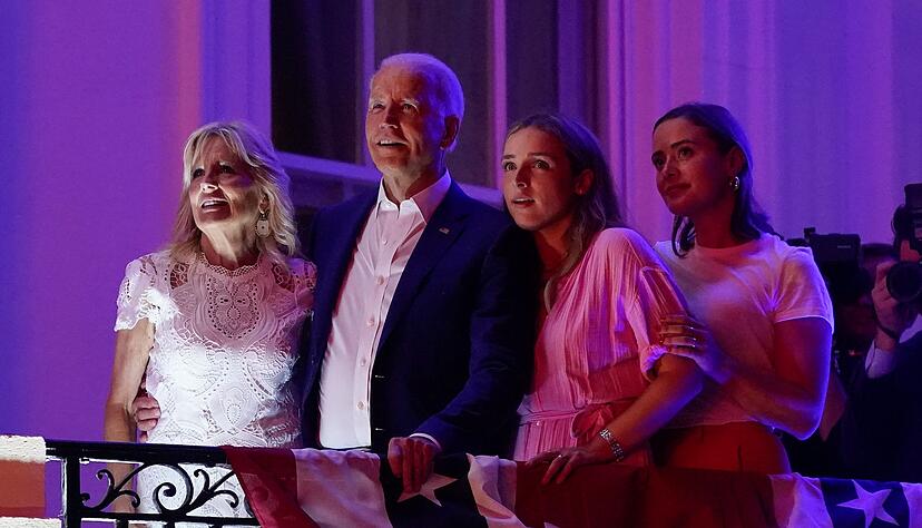 US-Pr&auml;sident Joe Biden mit seiner Ehefrau Jill und den Enkelinnen Finnegan (2r) und Naomi. (Archivbild)