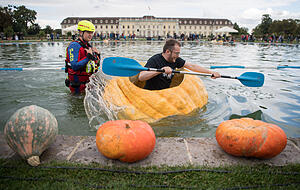 Das Rennen ist Teil der 18. Kürbisausstellung im Blühenden Barock in Ludwigsburg. Die Ausstellung ist noch bis zum 5. Novemeber geöffnet. Foto: dpa