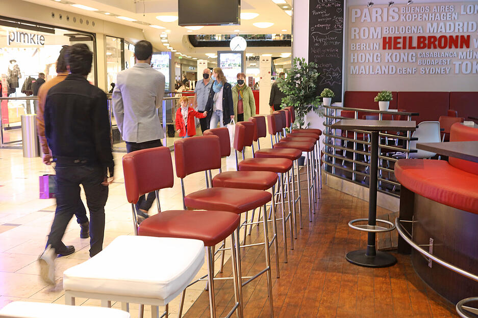 Mit der Polizeibeh&ouml;rde unterwegs in Heilbronn w&auml;hrend Corona, u.a. Maskenkontrolle