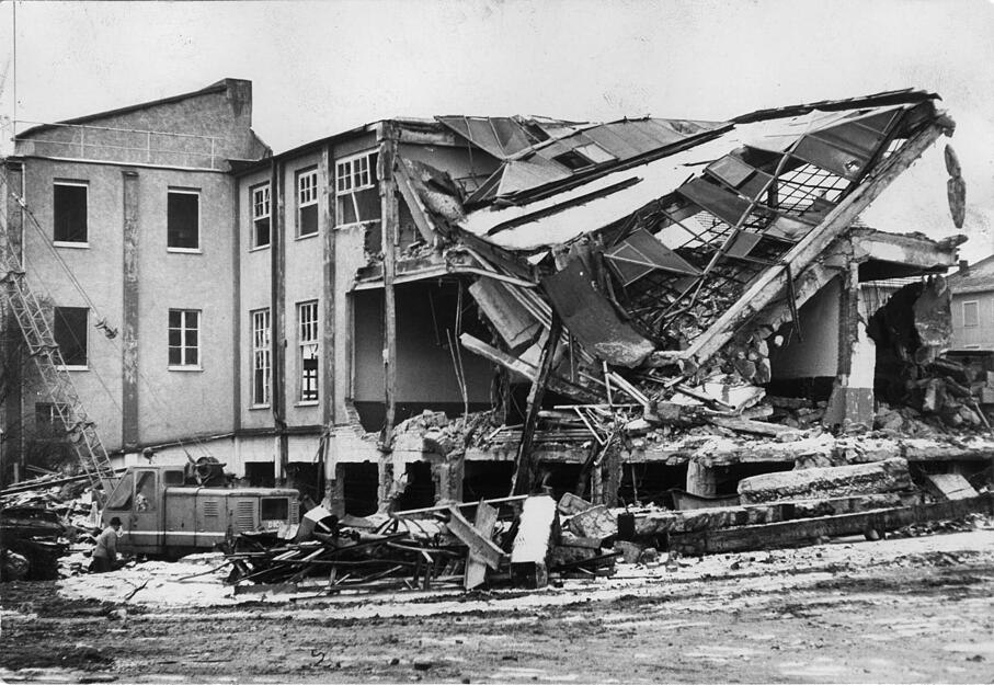Nach dem Verkauf des 50 Ar umfassenden Areals Allee 40 an Wohnbau Ensle wird das Gebäude der Vereinsdruckerei im Dezember 1969 abgebrochen.