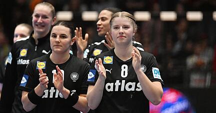 Am Sieg der deutschen Mannschaft gegen Uruguay und der mit ihm verbundene, vorzeitige Hauptrunden-Einzug hatte Nina Engel (rechts) mit sieben Treffern einen großen Anteil.