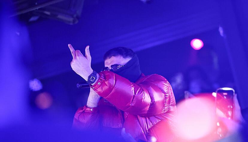 Der Auftritt war nach wenigen Minuten wieder vorbei. Der Auftritt war nach wenigen Minuten wieder vorbei.