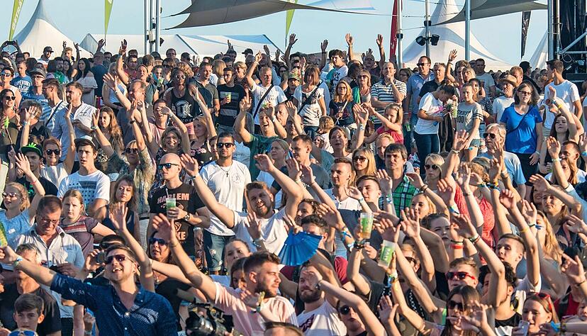 Auch bei der 12. Ausgabe des Haigern-Live-Festivals wird es wieder eine 25 Meter breite B&uuml;hne mit zwei gro&szlig;en LED-Leinw&auml;nden links und rechts geben.