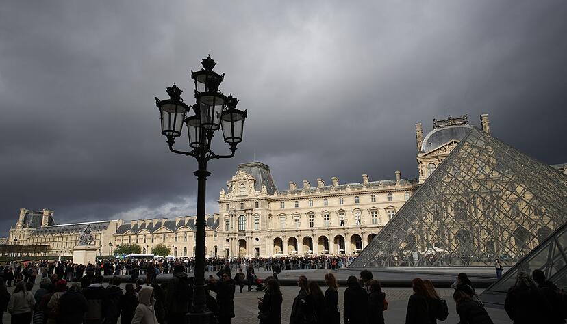 Mit den Sicherheitsvorkehrungen im Pariser Louvre soll es nicht zum Besten bestellt sein (Archivbild).