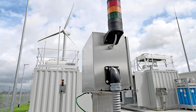 In Nordfriesland soll k&uuml;nftig mit Windkraft Wasserstoff f&uuml;r die Nutzung in Fahrzeugen und Betrieben hergestellt werden. &Auml;hnlich k&ouml;nnte es in der Region Heilbronn laufen.  
Foto: dpa