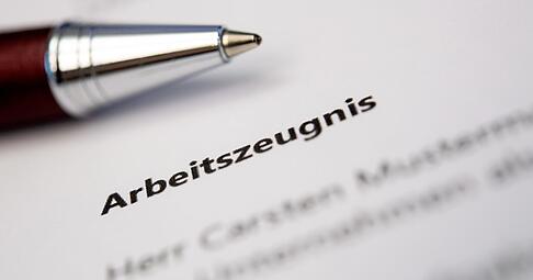 «Wir wünschen für die Zukunft alles Gute» im Arbeitszeugnis – Was steckt wirklich hinter solchen Formulierungen?