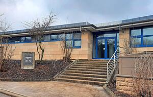 Das 1994 erbaute Wasserwerk am Öhringer Golberg sorgt dafür, dass die Öhringer immer mit sauberem Trinkwasser versorgt sind.
Foto: privat Das 1994 erbaute Wasserwerk am Öhringer Golberg sorgt dafür, dass die Öhringer immer mit sauberem Trinkwasser versorgt sind.
Foto: privat