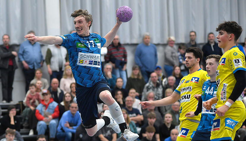 Erfolgreiche Handball-Action vor vollen R&auml;ngen in der Horkheimer Stauwehrhalle: So wie gegen die SG Pforzheim/Eutingen soll es auch im Duell mit dem HC Erlangen II laufen.