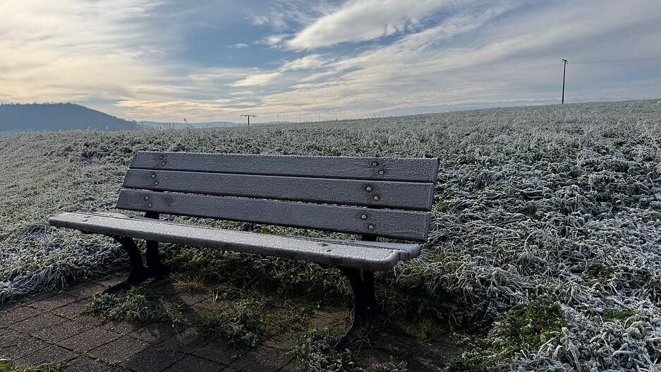 Wer heute eine Pause am Lindelberg einlegen will, sollte warm angezogen sein. Wer heute eine Pause am Lindelberg einlegen will, sollte warm angezogen sein.
