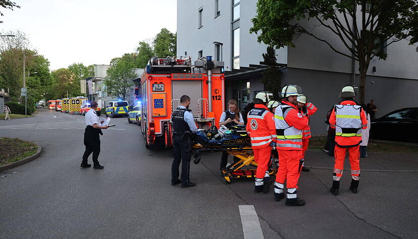 Bei einem Brand in einem Stuttgarter Wohnheim f&uuml;r Menschen mit Behinderungen sind acht Mitarbeiter verletzt worden.