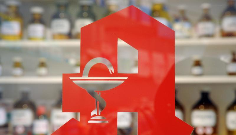 Im Internet-Versandhandel sind Medikamente meist günstiger als in der Apotheke. Foto: Uli Deck/Archiv