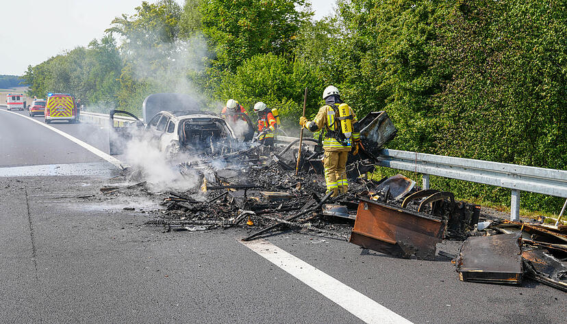 Auf der A6 hat am Mittwoch ein Wohnwagen gebrannt. Auf der A6 hat am Mittwoch ein Wohnwagen gebrannt.