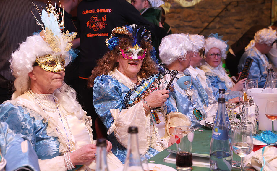 Der Gundelsheimer Carneval-Verein feierte am Samstag, den 25. Januar, die erste von sieben Prunksitzungen in der historischen Deutschmeisterhalle. Der Gundelsheimer Carneval-Verein feierte am Samstag, den 25. Januar, die erste von sieben Prunksitzungen in der historischen Deutschmeisterhalle.