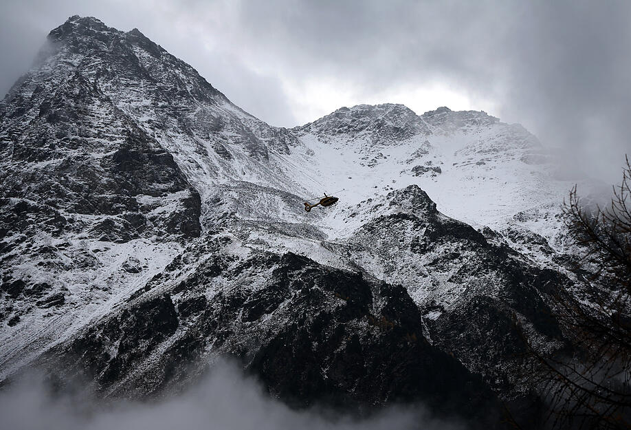 Rettungskräfte im Einsatz nach dem Lawinenunglück in Südtirol.