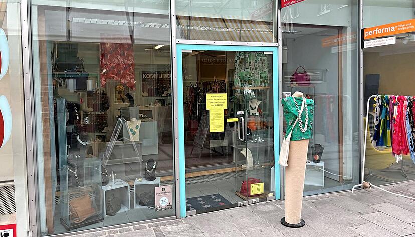 Das Kompliment in der Hafenmarktpassage schließt Ende Juni. Den Schmuck kann man künftig auf Events oder über die Homepage erwerben. Das Kompliment in der Hafenmarktpassage schließt Ende Juni. Den Schmuck kann man künftig auf Events oder über die Homepage erwerben.