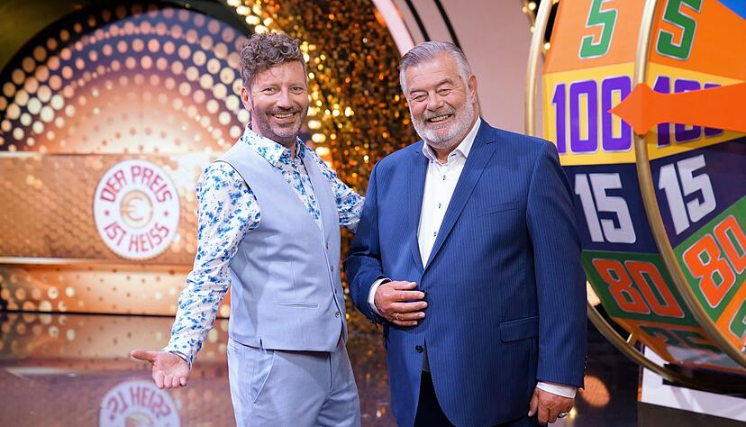 Showmaster Harry Wijnvoord (r) und  Thorsten Schorn präsentieren die Show «Der Preis ist heiß».
