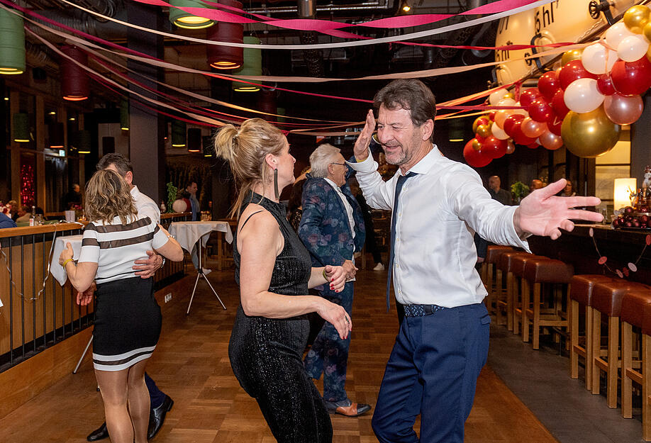Silvesterball in der Heilbronner Harmonie: Tanz in das neue Jahr 2025