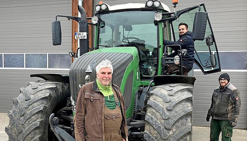Gerd Sommer (von links), Max Elser und Daniel Sommer aus Untereisesheim bereiten sich für die Bauernproteste in Berlin vor. Gerd Sommer (von links), Max Elser und Daniel Sommer aus Untereisesheim bereiten sich für die Bauernproteste in Berlin vor.