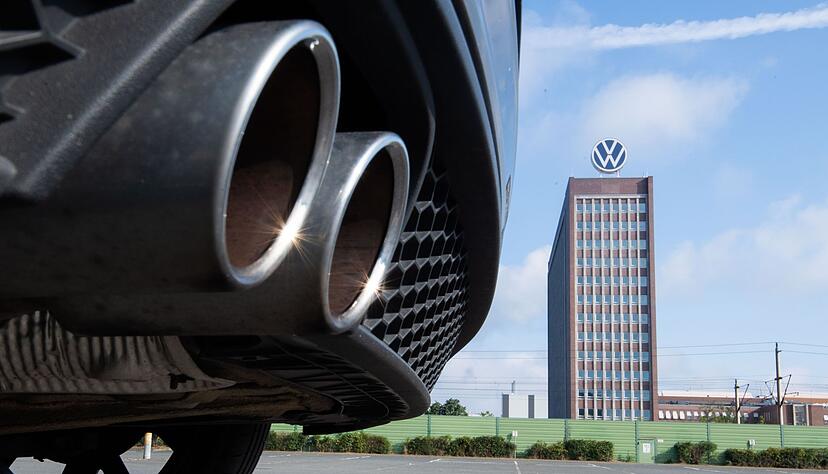 Bei VW in Wolfsburg herrscht nach den verschärften Sparplänen Verunsicherung in der Belegschaft. (Archivbild) Bei VW in Wolfsburg herrscht nach den verschärften Sparplänen Verunsicherung in der Belegschaft. (Archivbild)