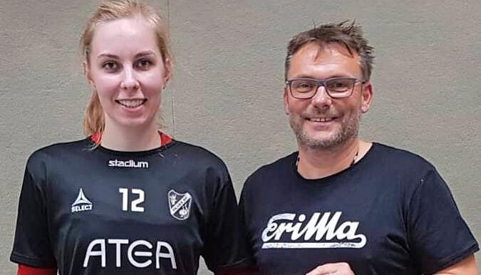 Zugang Oliwia Kaminska mit Torwarttrainer Oliver Rieth.
Foto: NSU
